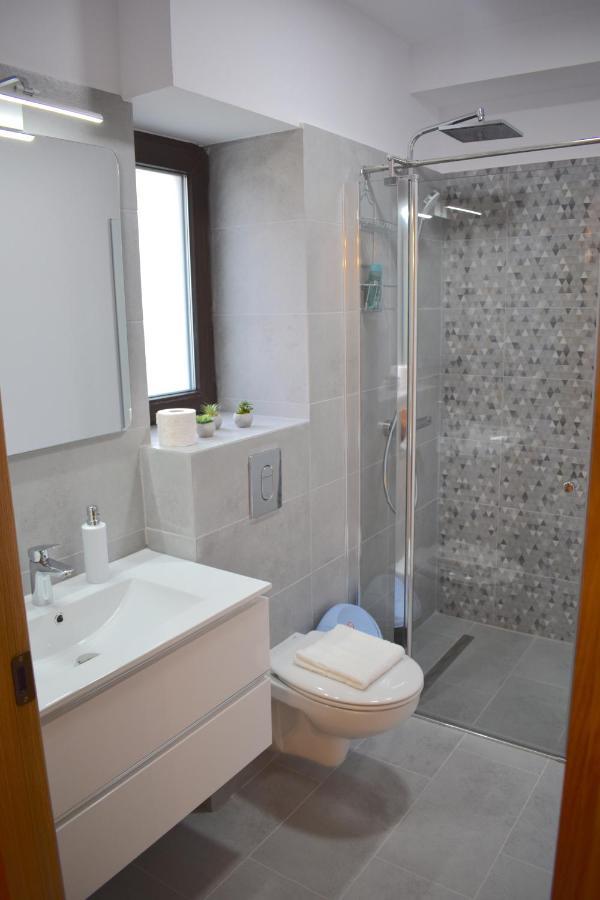 Cosy&minimalistic - Haret Building Appartement Sinaia